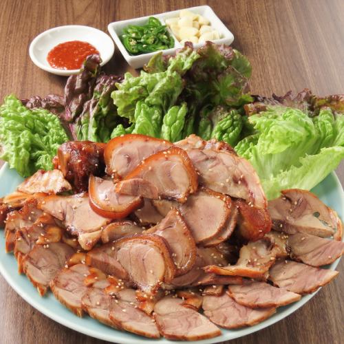 本格韓国料理も豊富