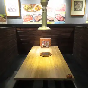 我們歡迎大型團體顧客。許多顧客都選擇我們餐廳舉辦各種類型的宴會，歡迎隨時與我們聯繫。