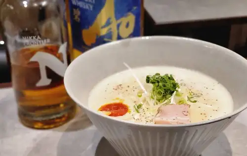 ゴマ担々麺から麻辣麺まで!麺も使い分ける本格ラーメン