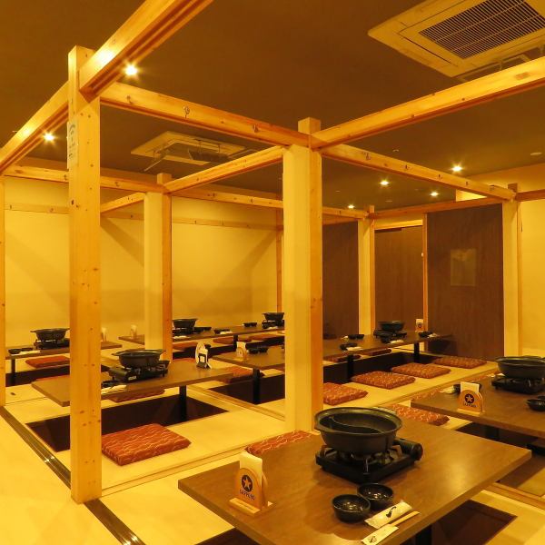 団体様のご予約もお電話にてお気軽にご相談ください♪ ご予算に合わせた内容で、最適なプランをご提案いたします。全席完全個室の掘りごたつ座敷を完備し、プライベート感を大切にした空間でお食事をお楽しみいただけます。大人数での宴会や特別な集まりにぴったりのお部屋をご用意してお待ちしております◎