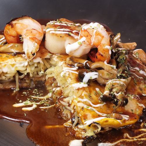 Full-fledged Hiroshima-style okonomiyaki ★