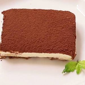 Tiramisu with vanilla ice cream