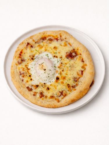 とろ〜り半熟卵を崩して完成する一枚。

濃厚なミートソースに、とろけるチーズ。
真ん中には絶妙な火入れの半熟卵。

絡めて食べれば、旨みが一気に広がる贅沢ピザ。

ワインとの相性も抜群です🍷

📍拝島
イタリアン居酒屋 ビゴーラ

#ビゴーラ #拝島グルメ #拝島居酒屋 #イタリアン居酒屋 #半熟卵 ミートソース ピザ 昭島グルメ 福生グルメ 東京グルメ