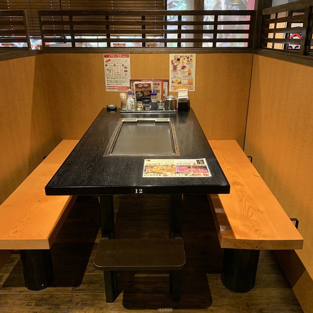All seats are half private rooms and can be enjoyed in a space for two people ♪