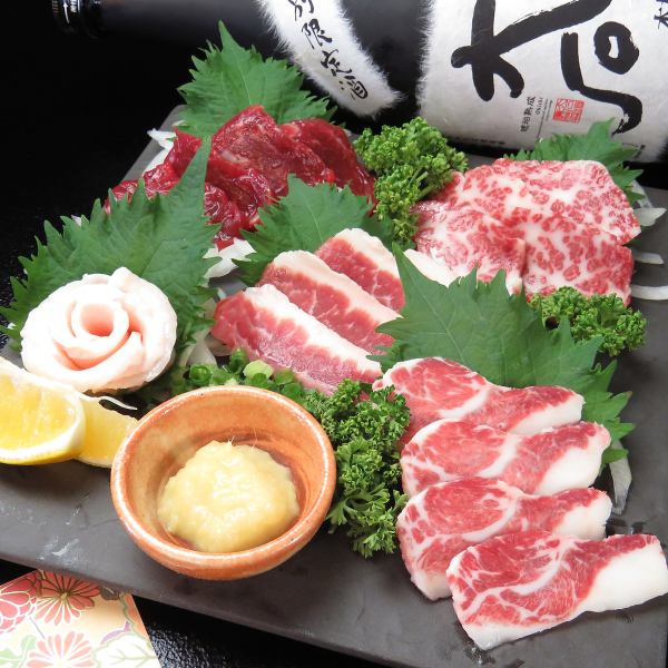 デートやサクッと仕事帰りなどで使いたいカウンター席を4名様分ご用意。横に並んでゆったり語り合えるので気の置けないご友人とのお食事にもオススメです。また、仕事帰りに職場の仲間とサク飲みにもピッタリです！間接照明と雰囲気が魅力の大人が楽しめる特等席で、美味しいお料理とお酒をご堪能ください。