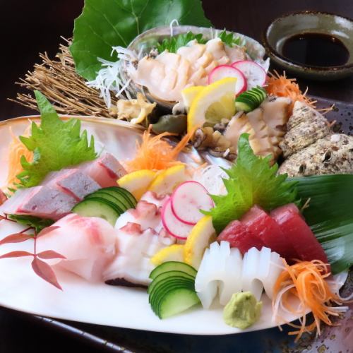 【鮮魚や肴で銘酒を一杯】新鮮鮮魚の刺身三種盛り/五種盛り※わら焼きにもできます+200円