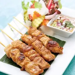 泰国东北部的烤猪肉串