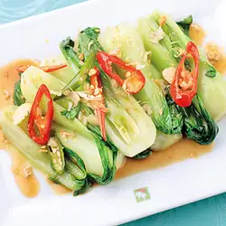 蚝油炒小白菜配蒜蓉
