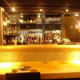 You can also enjoy a relaxing drink at the counter.Alone on the way home from work or on a date