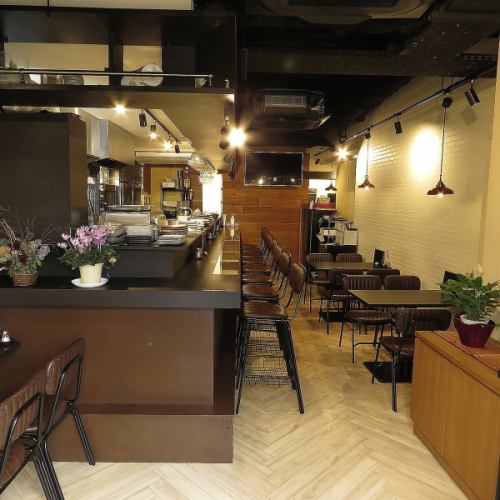 <p>Located in Chofu, you can forget the hustle and bustle of the city and spend a relaxing and relaxing time for customers who are busy every day.It can be used for a wide range of purposes, such as year-end parties, new year parties, farewell parties, welcome parties, entertainment, girls&#39; night out, dinner parties with friends and family, etc. Please spend a wonderful time with everyone ◎</p>