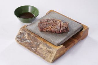 A５ランク　仙台牛ロースの石焼き