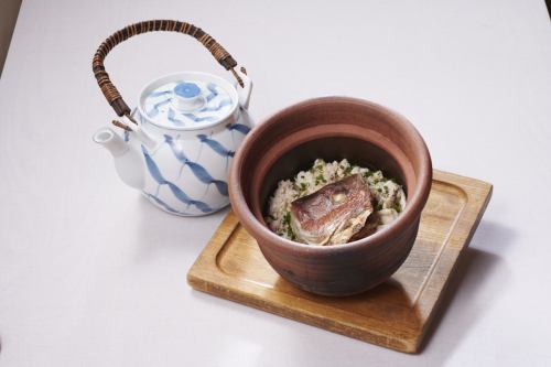 鯛の土鍋飯