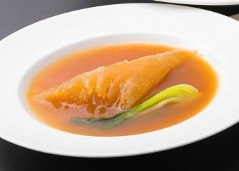[Excellent Course] A superb course using luxurious ingredients such as shark fin and Japanese black beef