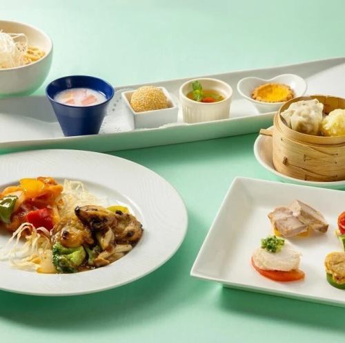 Choose your main lunch with Chinese dessert \3,800