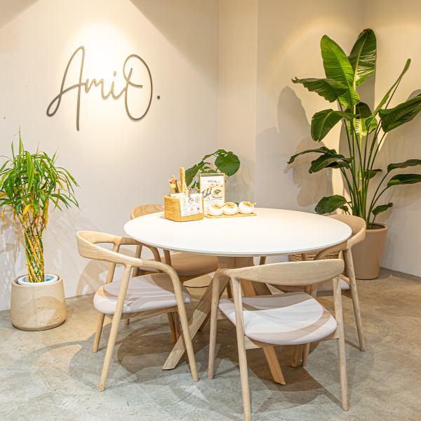 女性店主が振るう本格的なベトナム料理を、心ゆくまでお楽しみいただけます。お一人様でもふらっと立ち寄れる気軽さと、ご友人やご家族と肩肘張らずに楽しめる居心地の良さが自慢です。ぜひお気軽にお立ち寄りください♪