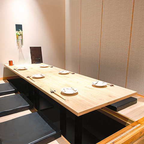個室完備！プライベートな飲み会から会社宴会などいずれも個室でご案内！温もりのある暖色の店内はお客様の食欲をそそること間違いなし！居心地も抜群です。