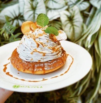 You can enjoy delicious pancakes in a space that makes you feel like you are in Moku Ola, Hawaii.