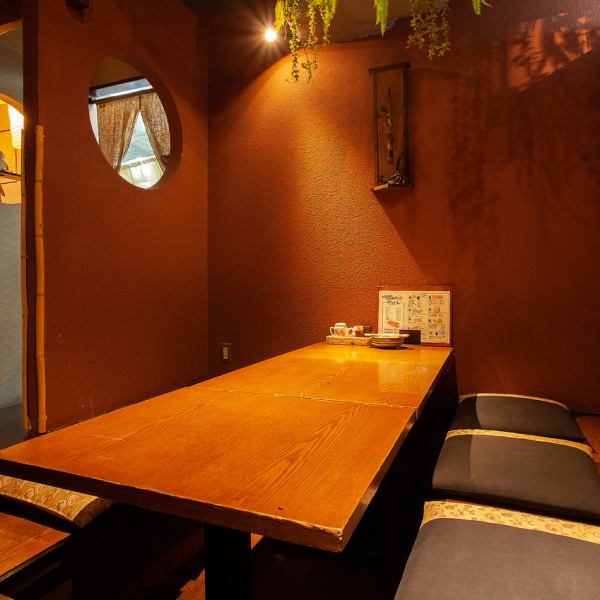 店里的装修风格是纯日式的...这是一个您可以放松身心的宁静空间。成城居酒屋包房娱乐宴会欢迎和欢送会