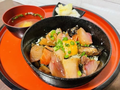 【海鲜泡饭】附泡菜和味噌汤
