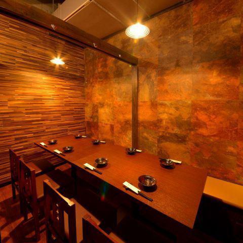 [Luxurious space with all private seats] Private rooms are available for parties of two or more.