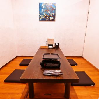 Accommodates up to 20 people! Complete with tatami rooms.It can be used for a wide range of occasions such as company banquets and parties.We have an all-you-can-eat and drink plan, so please spend your banquet in a private room.