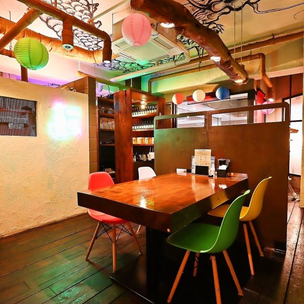 We have table seats for up to four people! Enjoy all-you-can-eat and drink in a relaxed atmosphere that will make you feel like you're in Korea.