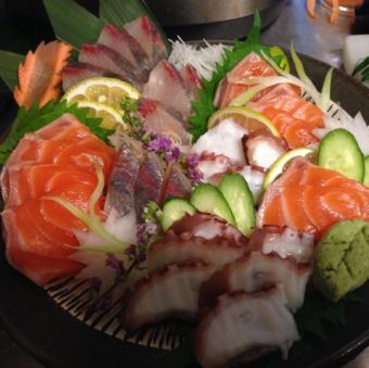 November only: 2 hours of all-you-can-eat Korean food with sashimi platter included - 3,900 yen