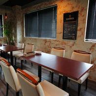 On the right side of the store, there are table seats where up to 14 people can sit side by side.The spacious table and comfortable seats are recommended for those who want to enjoy meals as the main meal, or for banquets, girls' parties, and drinking parties.