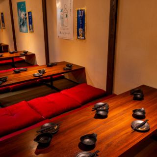 大人数での宴会も当店は大歓迎です。貸し切りも可能ですので会社での打ち上げなどのご利用もできます。