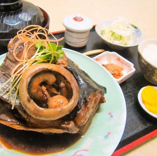 まぐろ・目玉煮定食