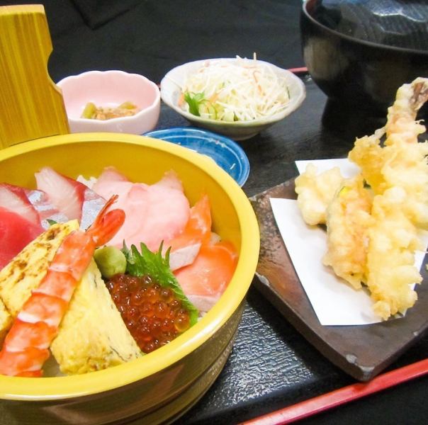 [Popular ☆] Seafood bowl, tempura, etc.! Gyorenmaru C set meal