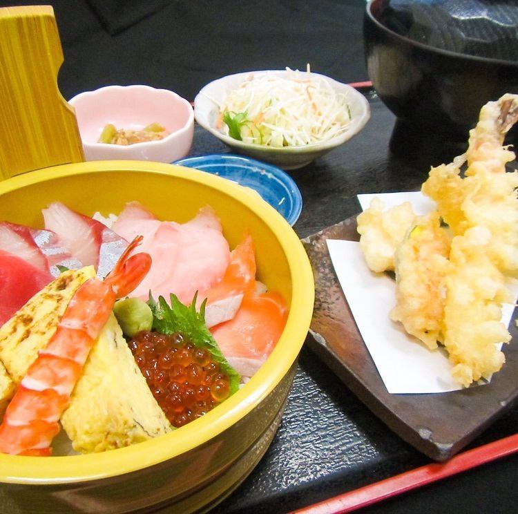 宫崎港荞麦面！享受店内笼子里最新鲜的鱼料理！