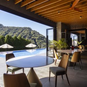 美食が導く、内なる豊かさ。身体も喜ぶ、新しいホテルの食空間。