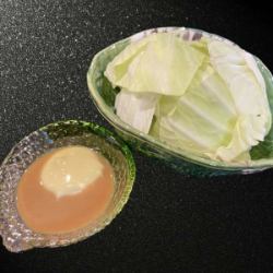 おつまみキャベツ(味噌マヨネーズ添え)