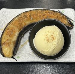 焼きバナナ バニラアイス添え