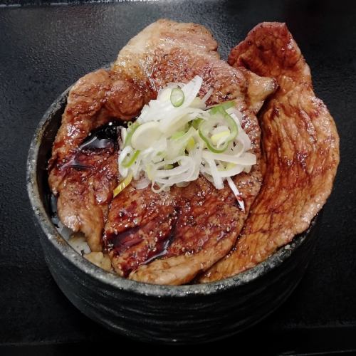 ドデカ豚たれ丼