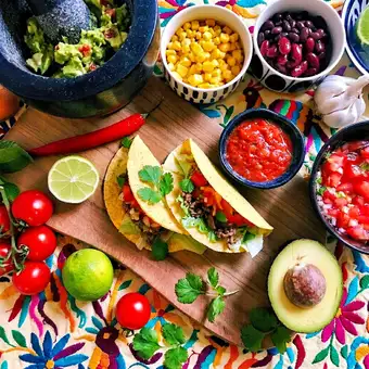 【タコスパーティー!】テーブルで自分たちで作れるメキシカンタコス!全6品【2.5時間飲み放題】