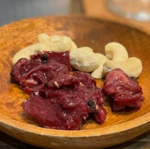 十勝牛モモ肉 スパイシー 生ビーフジャーキー