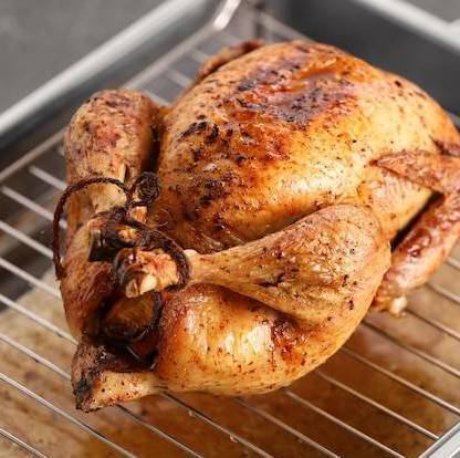 "香ばしさの暴力!!"今夜は豪快に丸ごと1羽かぶりついて下さい!!