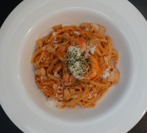 Shrimp and tomato cream pasta