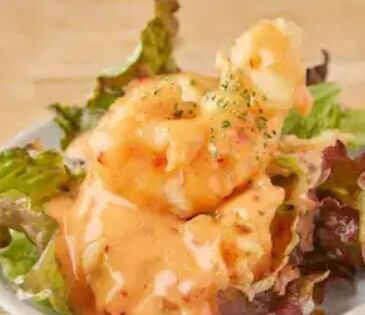 Juicy fried shrimp with honey chili