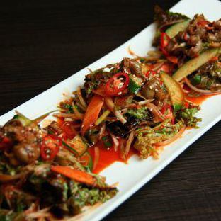 Whelk shellfish and vegetables with gochujang sauce (Golbeny)