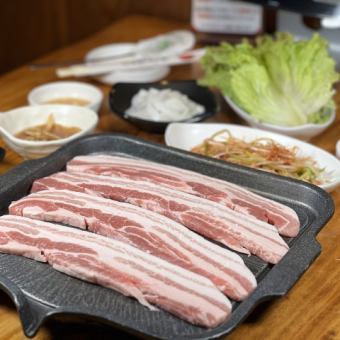 All-you-can-eat samgyeopsal (2500 yen tax included)