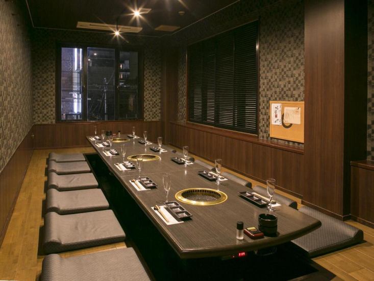 The VIP sunken kotatsu private room can accommodate up to 16 people.Perfect for entertaining or dining.