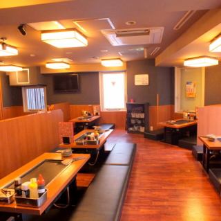 【全席掘りごたつ席】清潔感と開放感のある店内