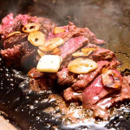 豪快!!肉塊『エアーズロック』など厳選鉄板焼料理各種
