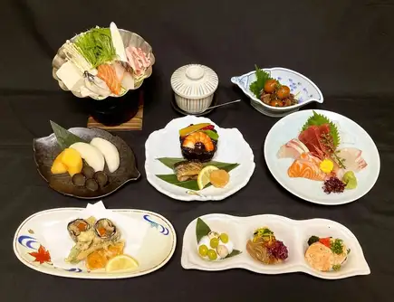 【4950円鍋会席コース】　〈全９品〉　＋飲み放題は別途ご注文お願いします。