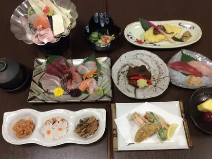 【3850円鍋会席コース】　〈全8品〉　＋飲み放題は別途ご注文お願いします。