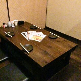少人数でも個室ご利用出来ます。掘りごたつなので、足も伸ばせて楽チンです♪