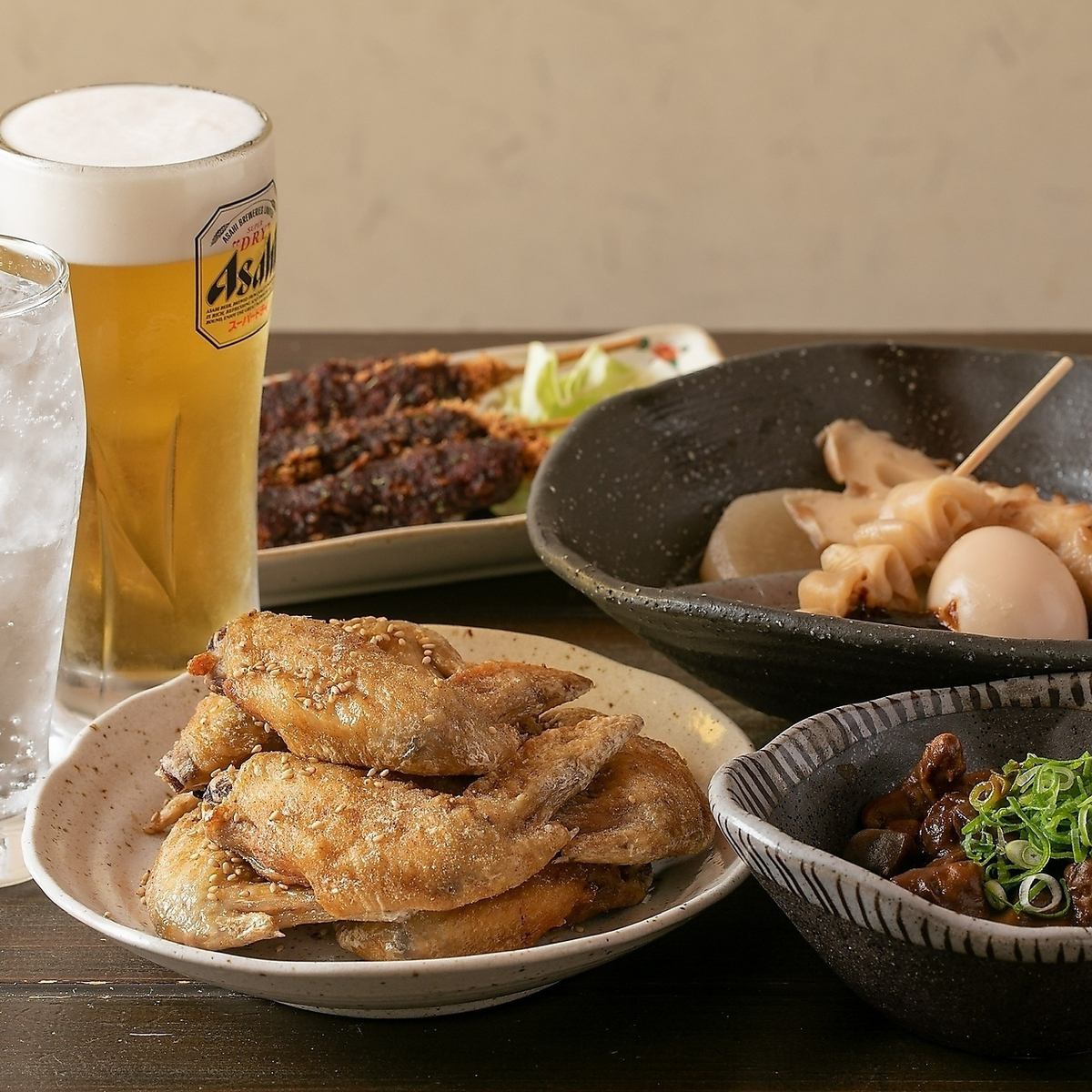 手羽先や味噌串カツなど本場仕込みの料理とお酒を心ゆくまで堪能◎